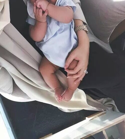 مُبتهجة وإني أكاد أن أُحلق من فرط إبتهاجي و فيني فرحة تضاهي ستّ مجرات ونجمتين وغيمة لان صديقتي أصبحت أُم يارررررررب قد ايش مبسووووووووووووطه الحمدلله الحمدلله 🥹💕💕💕💕💕💕💕💕👼🏻👼🏻👼🏻👼🏻👼🏻👼🏻👼🏻