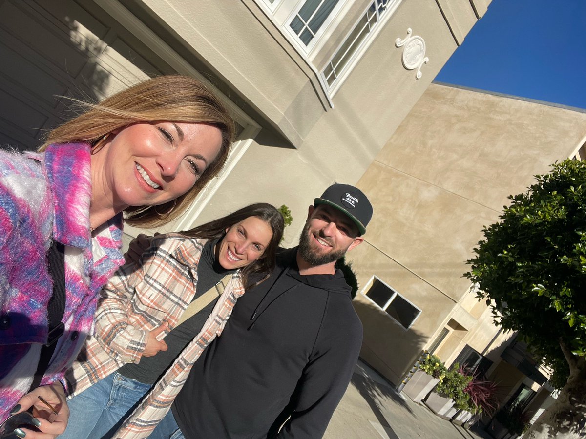 Kelli Johnson tweet media