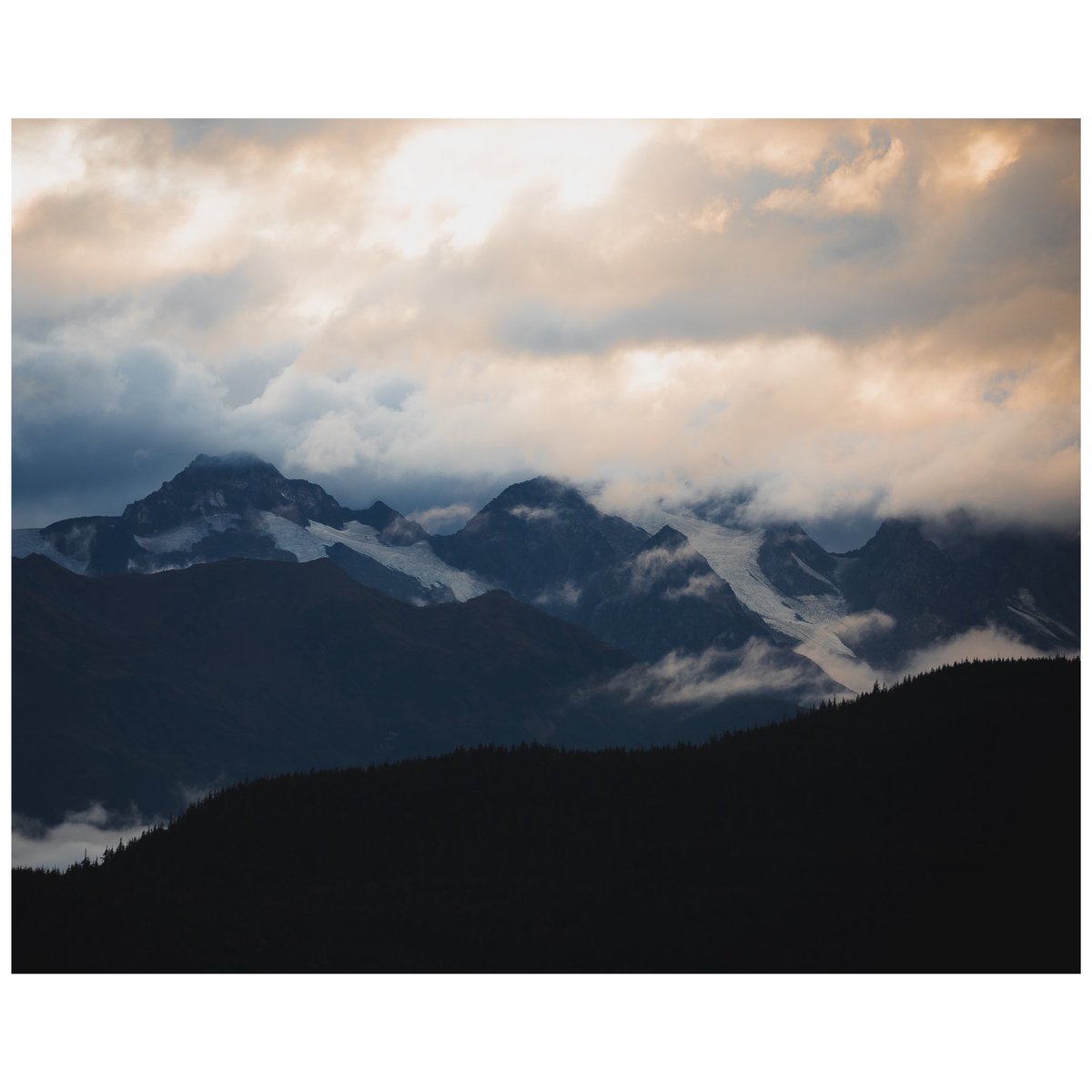 zackkcore's tweet photo. Alaska vibes. https://t.co/WyNlAAuN57