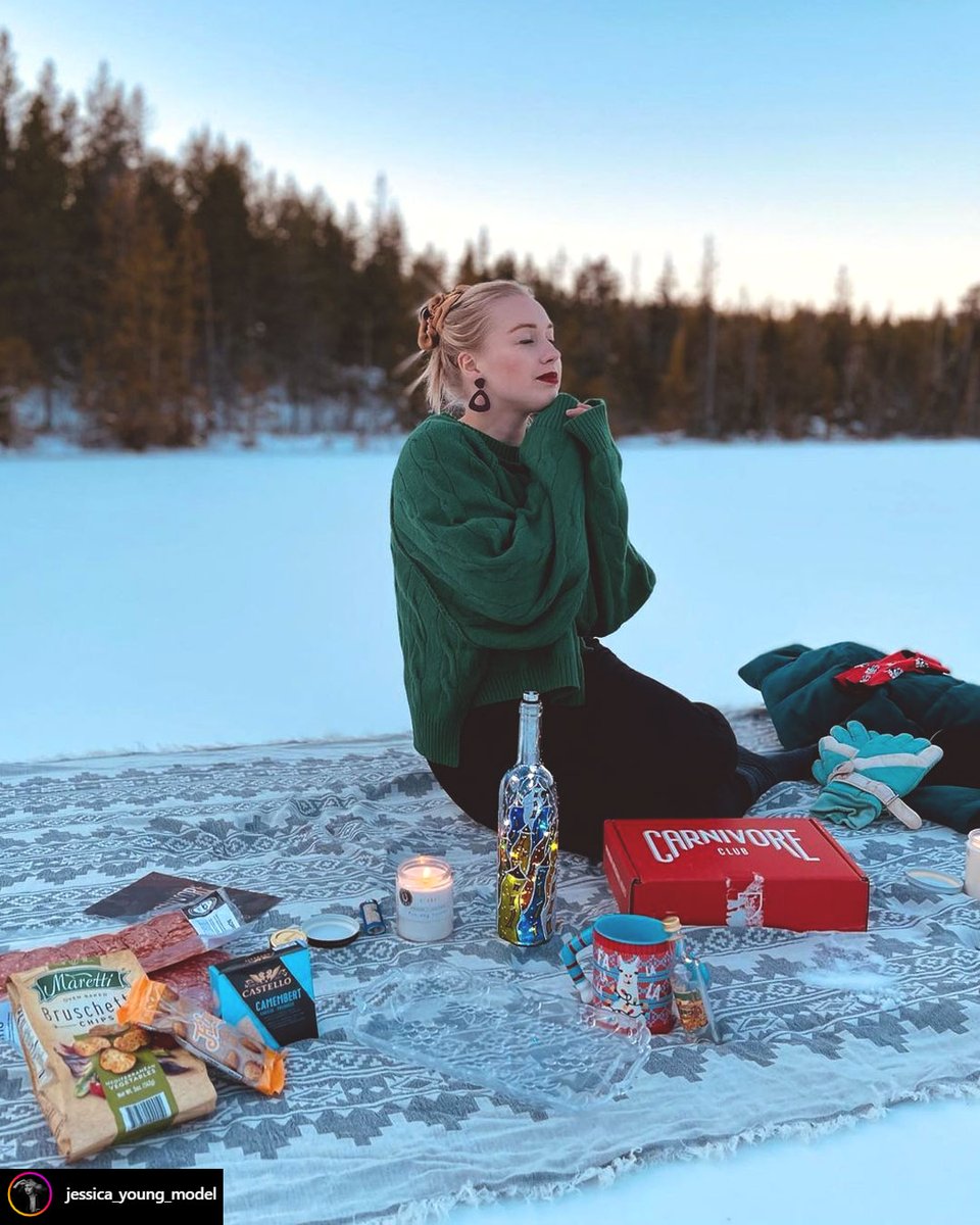 carnivoreclub's tweet photo. Enjoy your cured meat snacks anywhere ❄️
#carnivoreclub #charcuterieboard #meatboard #subscriptionbox #supportcanadiancompanies #meatandcheese #cheeseboard #charcuterie https://t.co/lDuQywcsiV