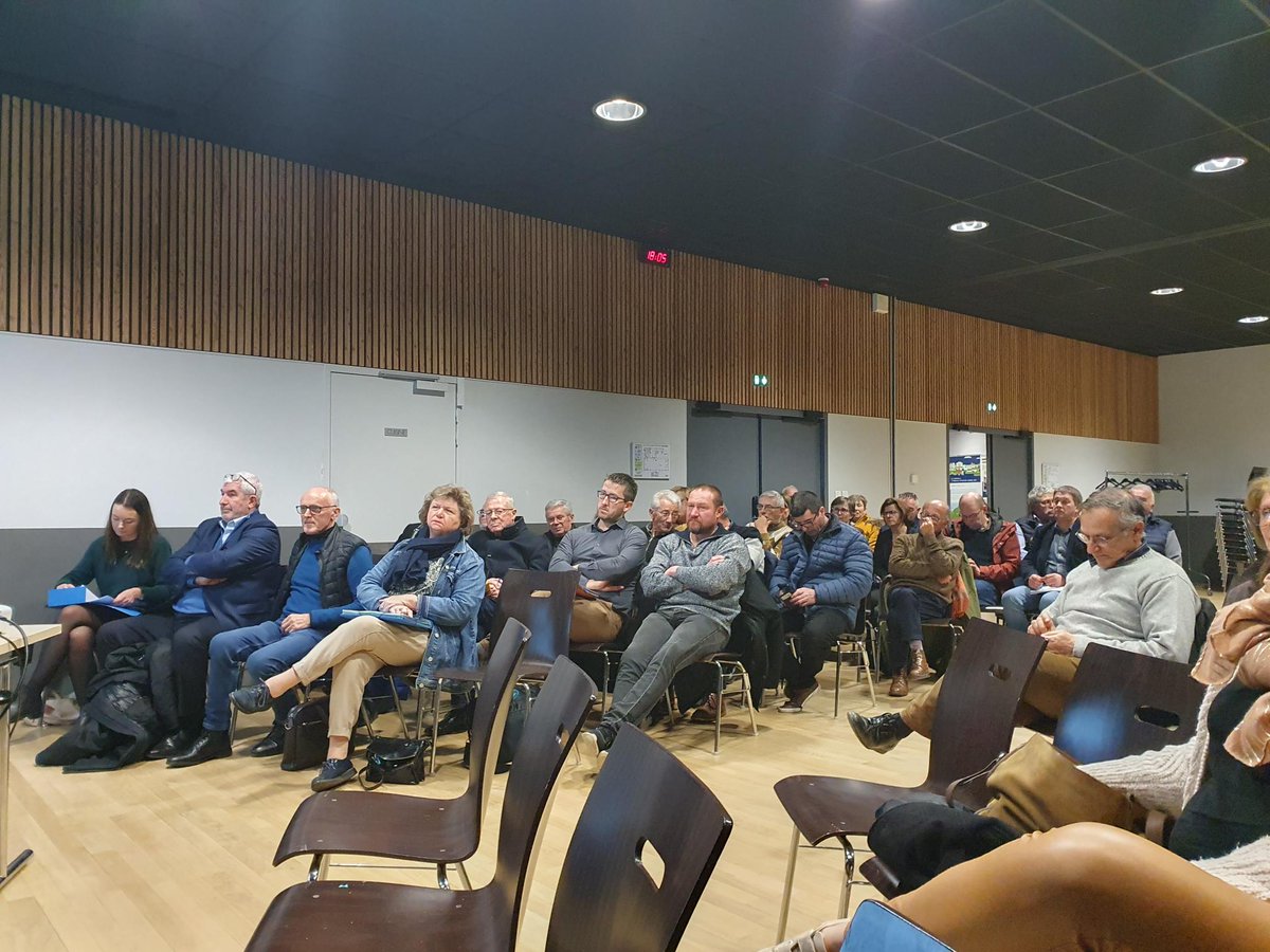 Conférence des Maires ce soir à Plédran : au menu, le SCOT <a href="/Pays_SB/">Syndicat mixte de la Baie de Saint-Brieuc</a>. Sobriété foncière et énergétique, Zéro artificialisation nette, biodiversité, équilibres commerciaux, centralités. Un travail pour l’avenir du territoire ! <a href="/StBrieucAgglo/">StBrieuc Armor Agglo</a> <a href="/LTMagglo/">Lamballe Terre & Mer Agglomération</a>
