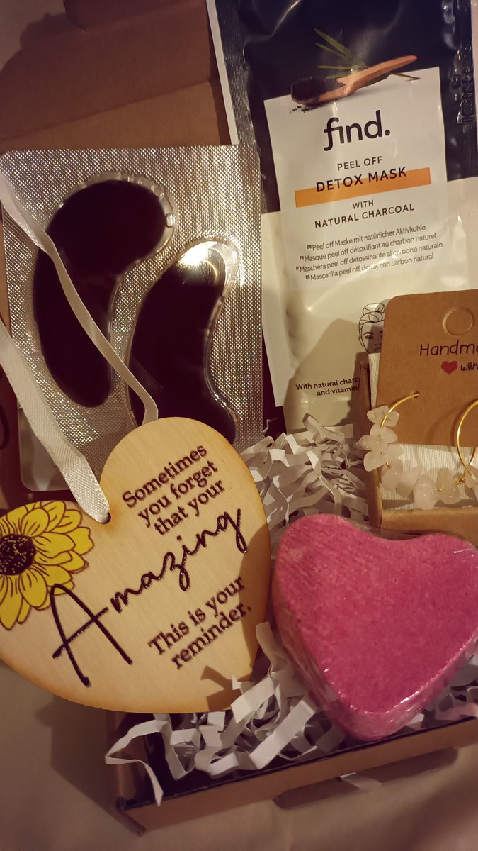 KSouthamm's tweet photo. So I have these 2 you are amazing giftbox which is a great way to so someone how amazing they are #amazing #UKMakers #shopindie #CraftBizParty #SBS 
#MHHSBD https://t.co/thTzp0rEVQ