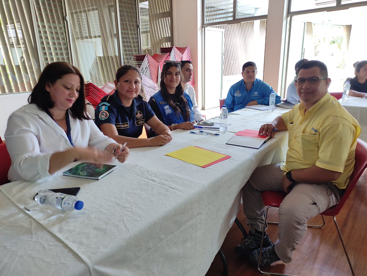 TatianaSaade1's tweet photo. Siempre incluyendo a #refugiadxs en el sector turístico de Flores!
@ACNURamericas Petén🇬🇹participa a la Comisión de Fomento Económico y Turismo de COMUDE @MuniFloresPeten:
🌿Actualización de oferta turística
🌿Descripción de avances 20/22
🌿Proyectos 2023
#CiudadesSolidarias 🫶 https://t.co/h7TqfRMvbk