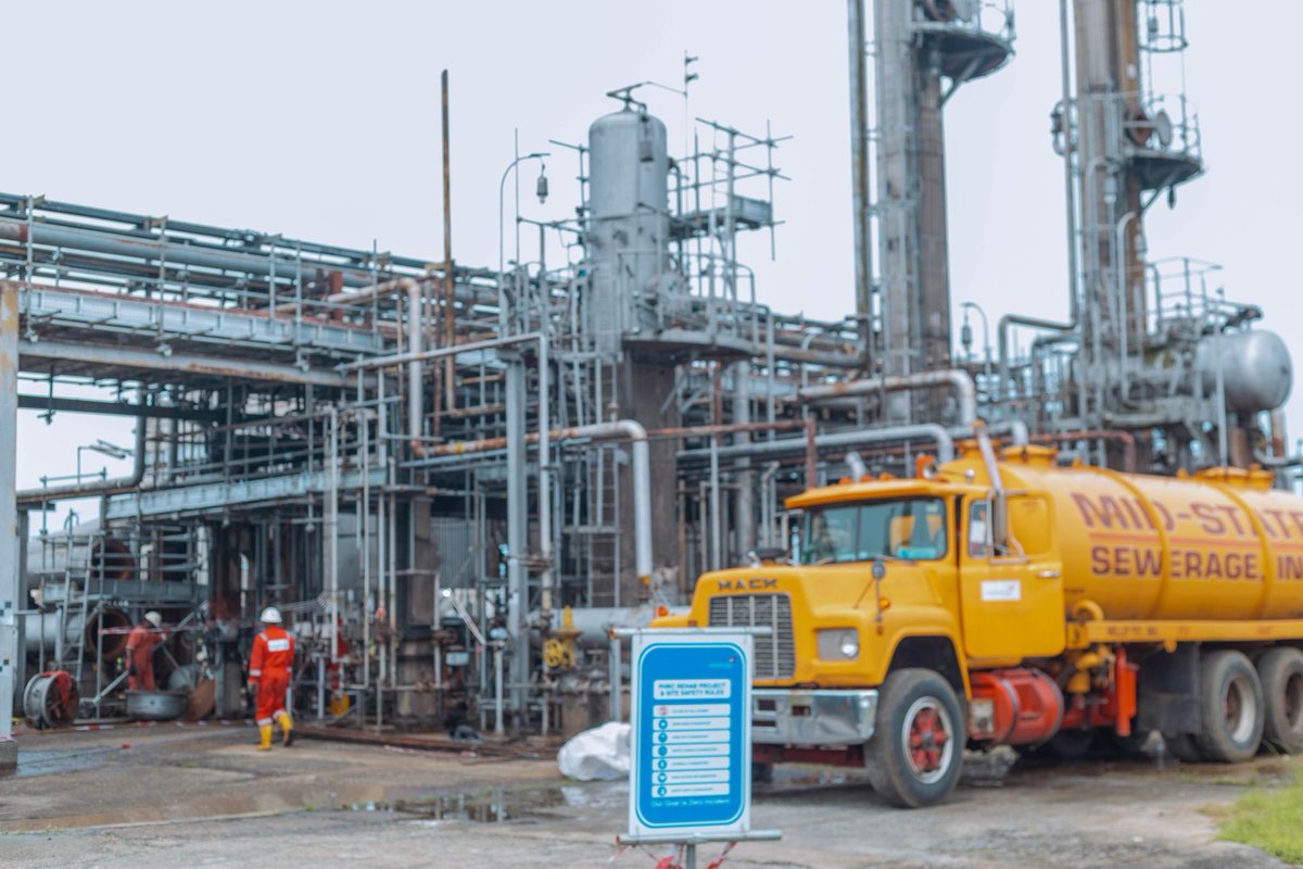 OvieNews's tweet photo. The 60,000bpd Port Harcourt Old Refinery getting ready to begin operations. Work is also ongoing at the 150,000bpd second plant in the same vicinity which makes it a 210,000bpd PH refinery. https://t.co/1DEyUVHnHx
