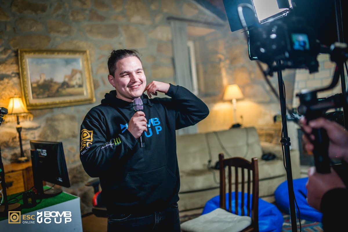 ESC Online Bomb Cup tweet media