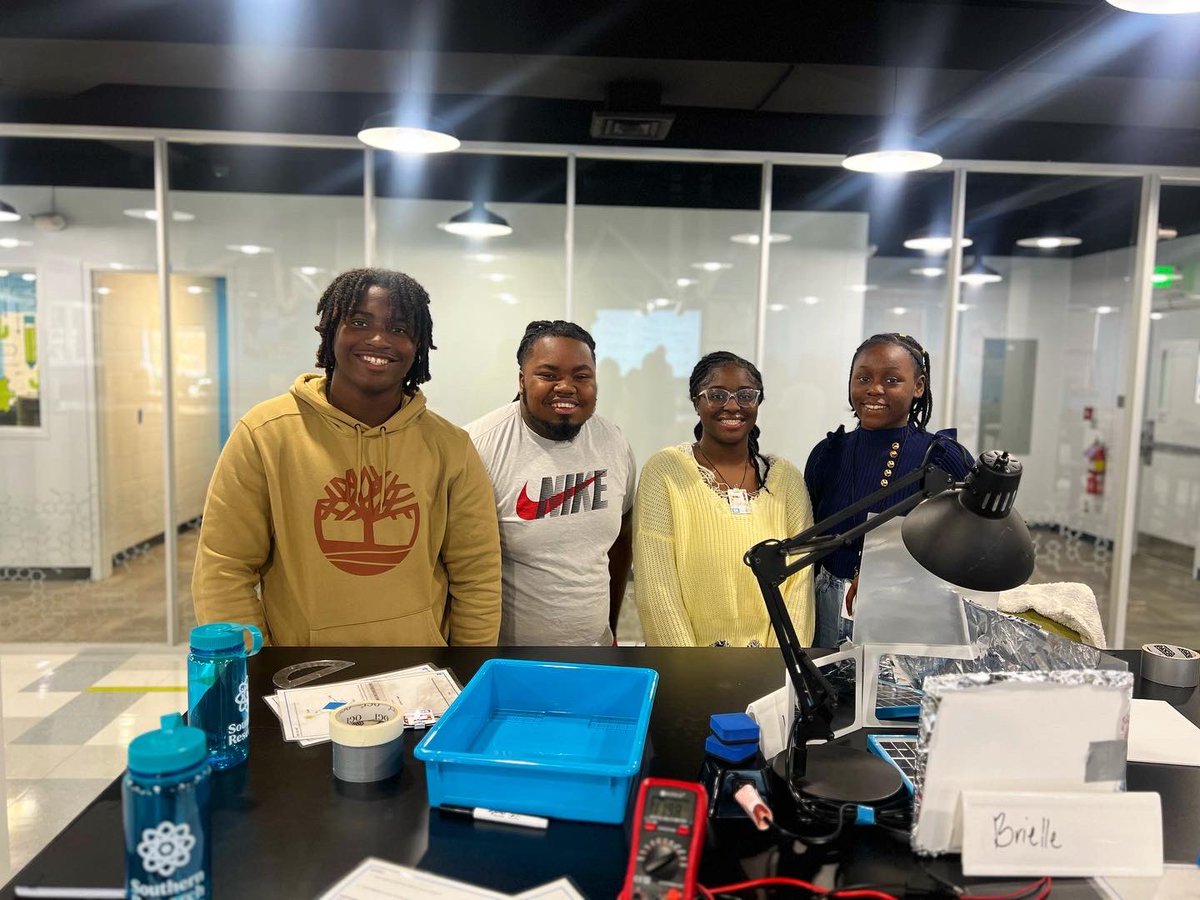 SRSTEMoutreach's tweet image. For what it’s “Earth”, here’s how the students from @PVHigh learned how to help the environment during our Green Engineering field trip!

#cleanenergy #greenengineering #STEM #stemeducation
