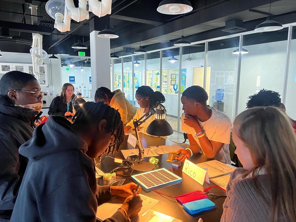 SRSTEMoutreach's tweet image. For what it’s “Earth”, here’s how the students from @PVHigh learned how to help the environment during our Green Engineering field trip!

#cleanenergy #greenengineering #STEM #stemeducation