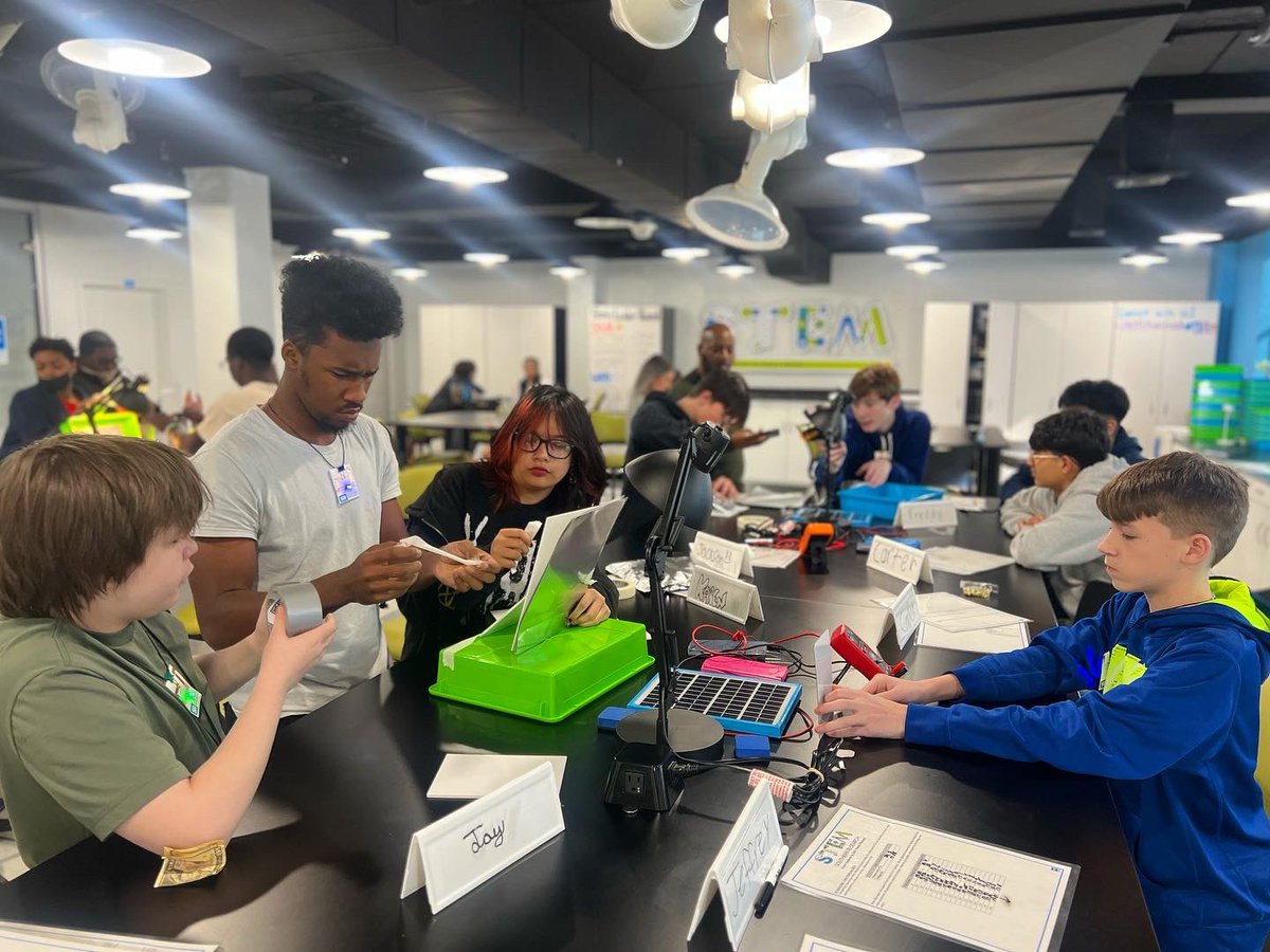 SRSTEMoutreach's tweet image. For what it’s “Earth”, here’s how the students from @PVHigh learned how to help the environment during our Green Engineering field trip!

#cleanenergy #greenengineering #STEM #stemeducation