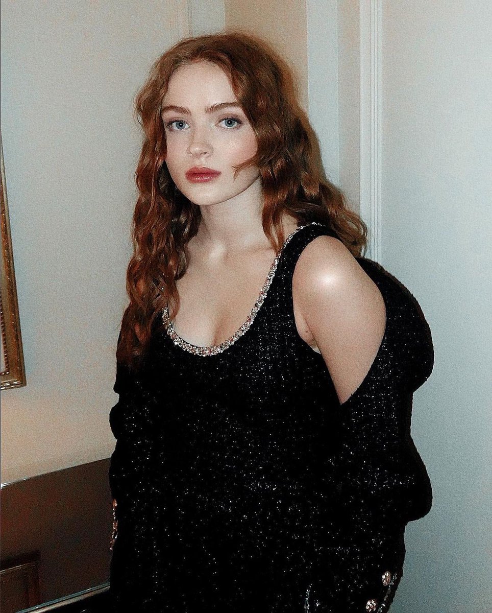Sadie Sink Brasil on Twitter: "Sadie Sink extremamente MARAVILHOSA em Paris."