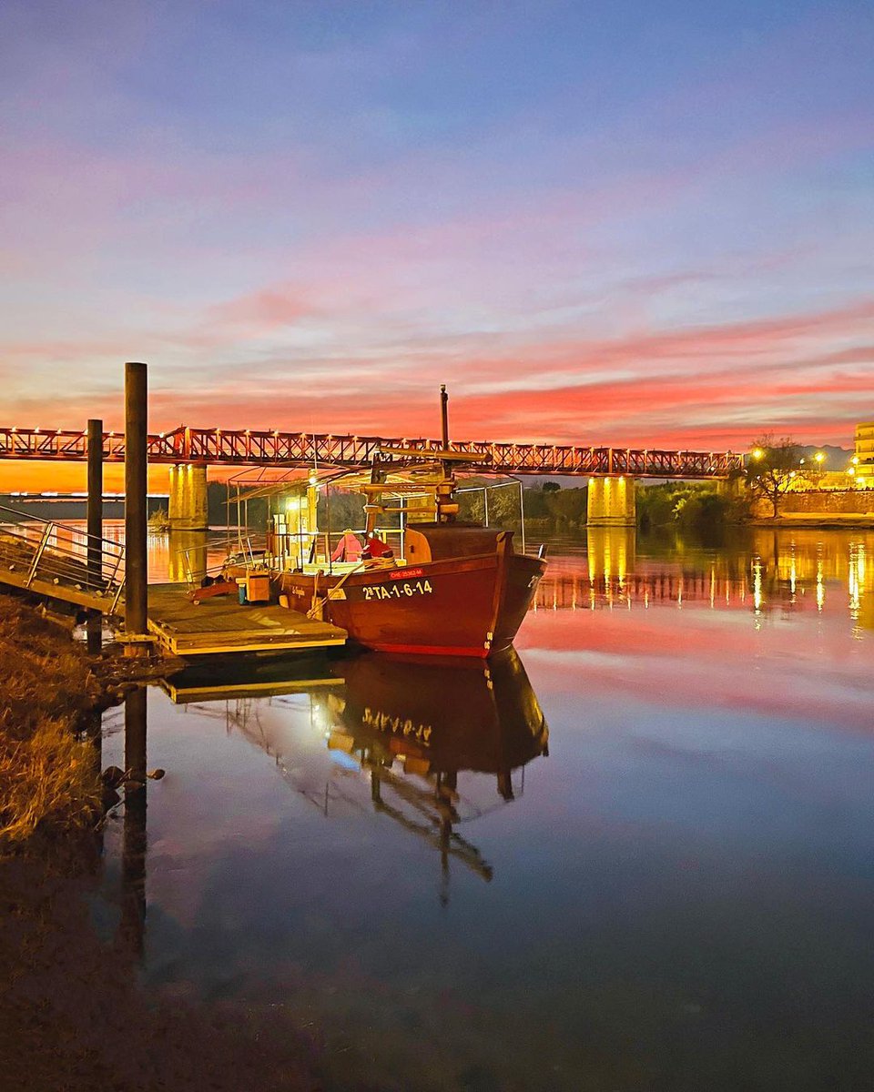 😍 Ens encanta com fotografieu #Tortosa 😉👌! Bon dimecres 📷😘
#Tortosalcor #TerresdelEbre #Catalunya 

📷 @@xaviermas_ 
📷 @muntsacabetas 
📷 @gbg242
📷 <a href="/marok78/">Marc Alemany</a>