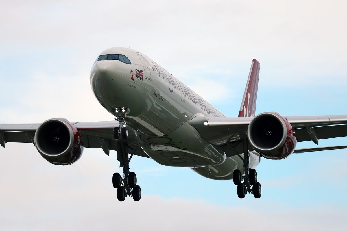 VisionInVA1's tweet image. @VirginAtlantic to land’ - Welcome to London Billie Holiday ✈️🇬🇧 
📸: Plane_mad_brad, Vsync, ajcollins8.