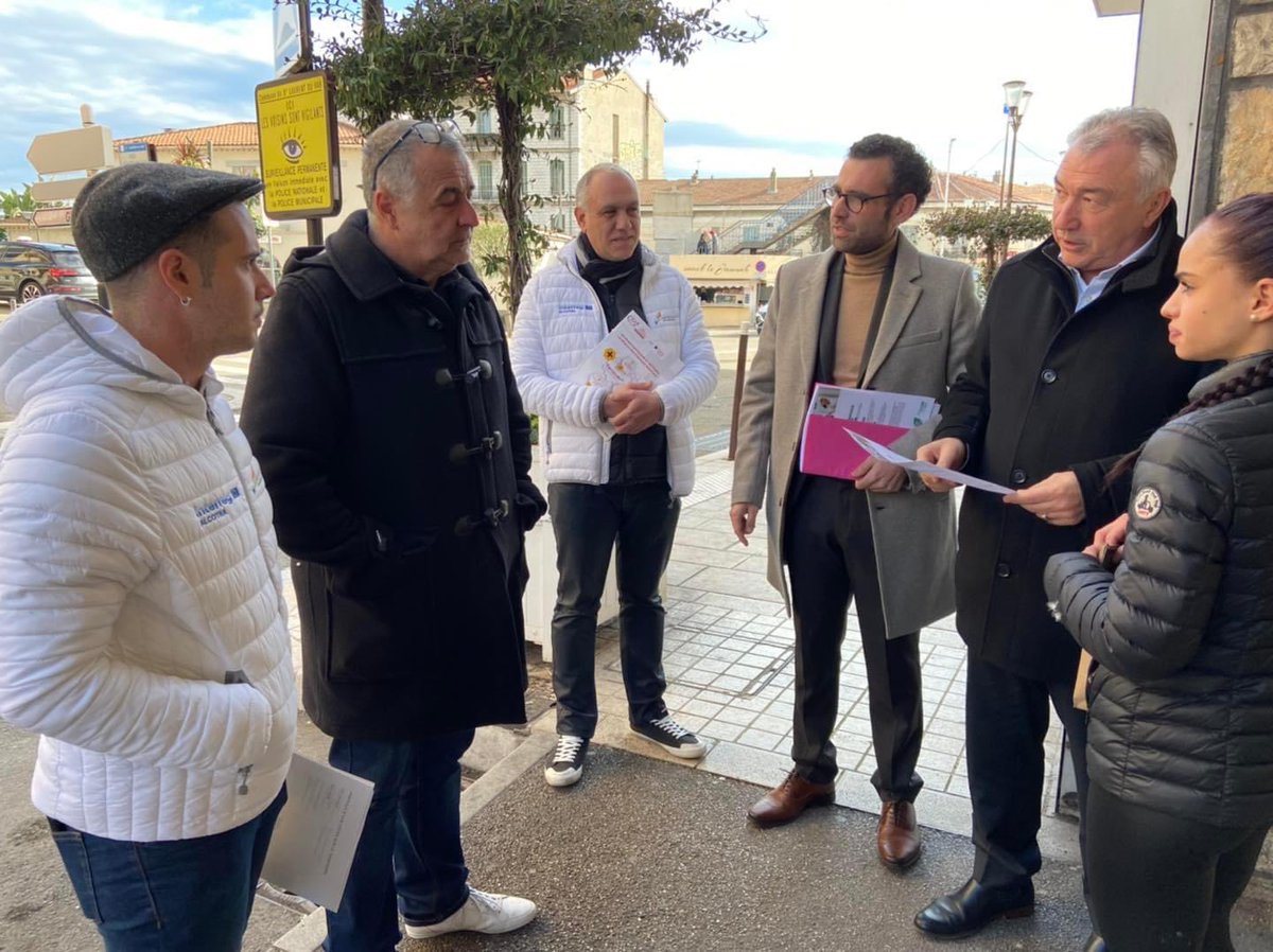 🇫🇷 Thomas Berettoni 🇫🇷 (@tberettoni) on Twitter photo Sur le terrain avec <a href="/JosephSeguraSLV/">Joseph SEGURA</a>, et Gilles Dutto, Président 06 de la @CMAR_PACA afin de présenter aux commerçants le «chèque urgence énergie» mis en place par <a href="/RenaudMuselier/">Renaud Muselier</a> & <a href="/MaRegionSud/">Région Sud</a> et l’accompagnement de la Chambre contre la 📈 du coût de l’énergie.
#artisans #slv06 Sur le terrain avec <a href="/JosephSeguraSLV/">Joseph SEGURA</a>, et Gilles Dutto, Président 06 de la @CMAR_PACA afin de présenter aux commerçants le «chèque urgence énergie» mis en place par <a href="/RenaudMuselier/">Renaud Muselier</a> & <a href="/MaRegionSud/">Région Sud</a> et l’accompagnement de la Chambre contre la 📈 du coût de l’énergie.
#artisans #slv06