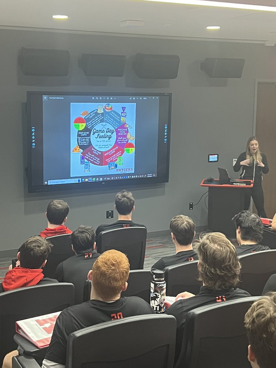 Shoutout to R sports nutrition team and <a href="/RUfueledup/">RU Sports Nutrition</a> talking to the team about game day fueling!