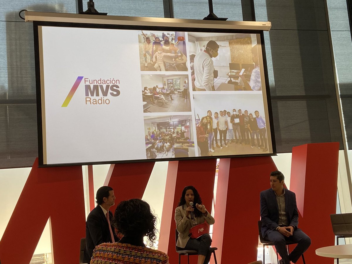 FundMVSRadio's tweet photo. Muchas gracias @ScotiabankMX y #ScotiaRISE por invitarnos y escuchar testimonios de nuestro programa Audiobecas que permite a jóvenes con discapacidad auditiva a continuar sus estudios universitarios. 🧑🏻‍🎓

¡Sin su apoyo esto no sería posible!❤️ https://t.co/YGmckXmEP4