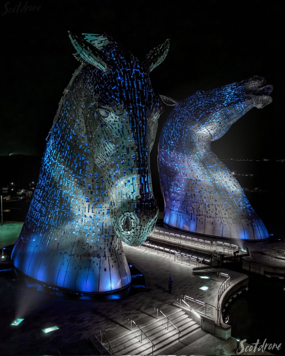 Happy Burns Night 🏴󠁧󠁢󠁳󠁣󠁴󠁿🐴🐴
#kelpies #thekelpies #falkirk #visitfalkirk #scotland #visitscotland #RabbieBurns #burnsnight #BurnsNight2023 #BurnsDay #Burns