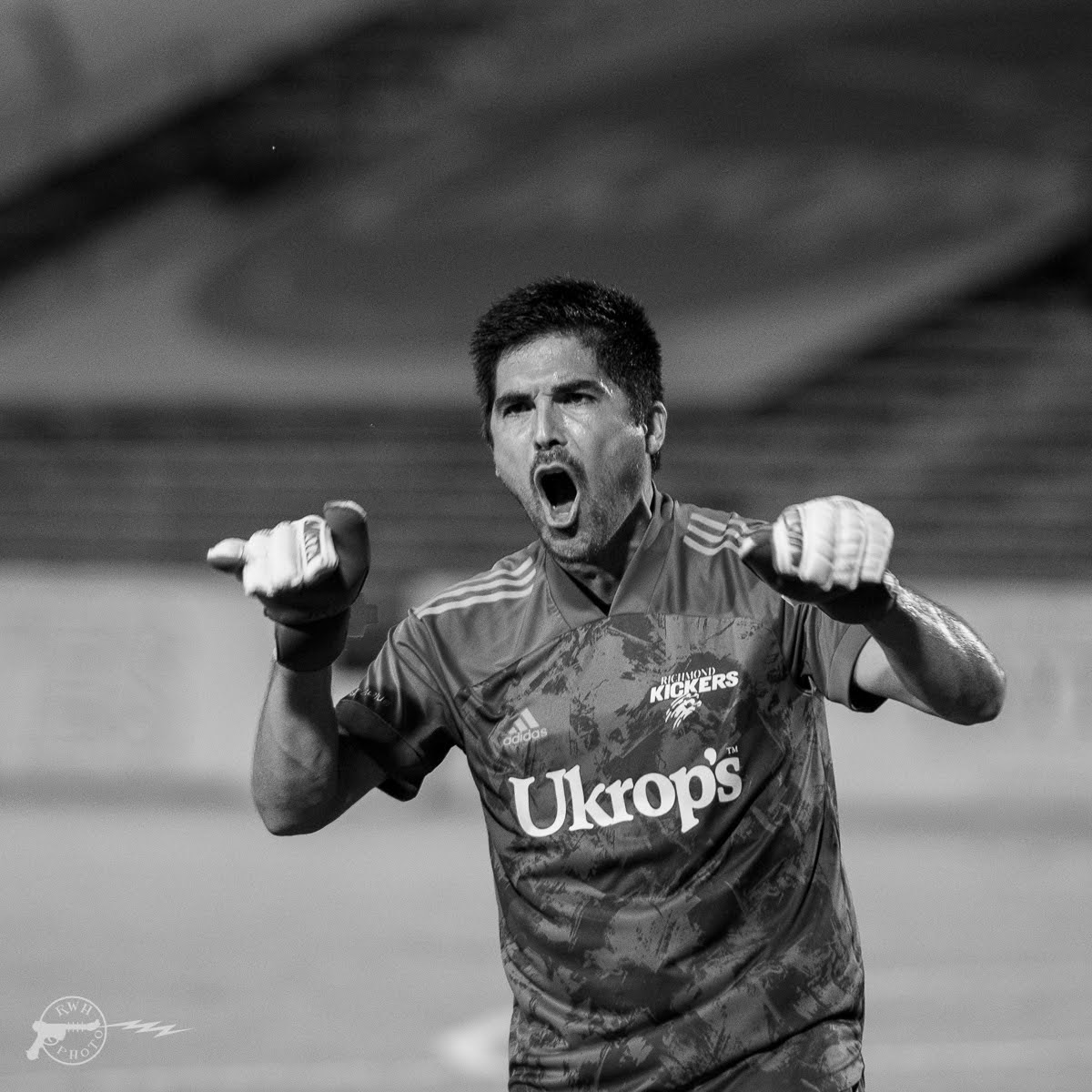 RCRedArmy's tweet photo. Welcome Back to @akirafitzgerald He has kept the @RichmondKickers in more games than we can count. The man is a brick wall and a leader. Best keeper in USL. #rvaisred #sufr #sectionO #usl1 #supportyourlocal #soccer #rva #rcra #richmondkickers
π· @RVAHub https://t.co/TjT8SERwxC