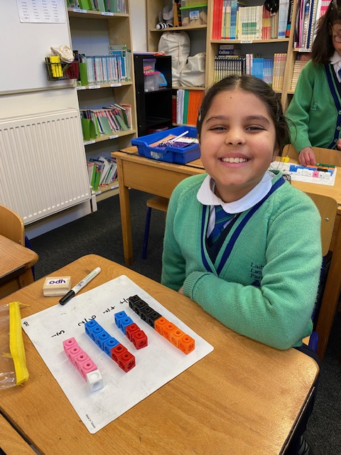 LadyLanePark's tweet photo. Form 4 (Y3) have been getting to grips with unit and non unit fractions; they found using the multi-link cubes very helpful! @isaschools @Alpha_Schools #fractions #lovemaths #year3maths #multilinkcubes #multisensorylearning https://t.co/x9KX5QxTAe
