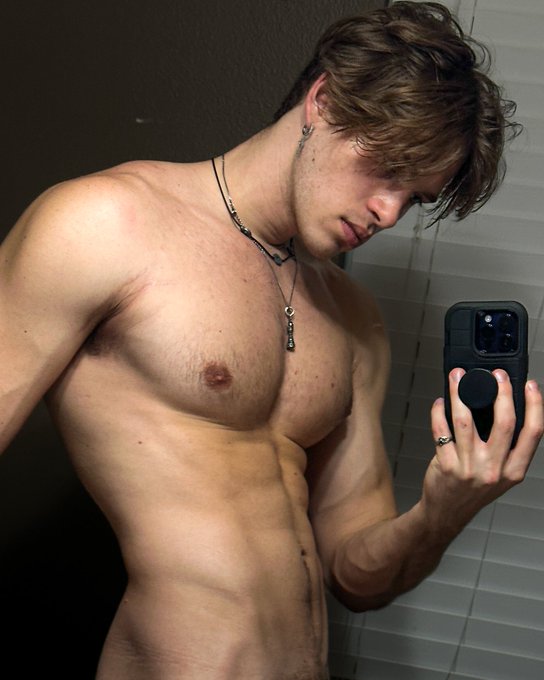 In my birthday suit for tanuki https://t.co/t2saEviaXV