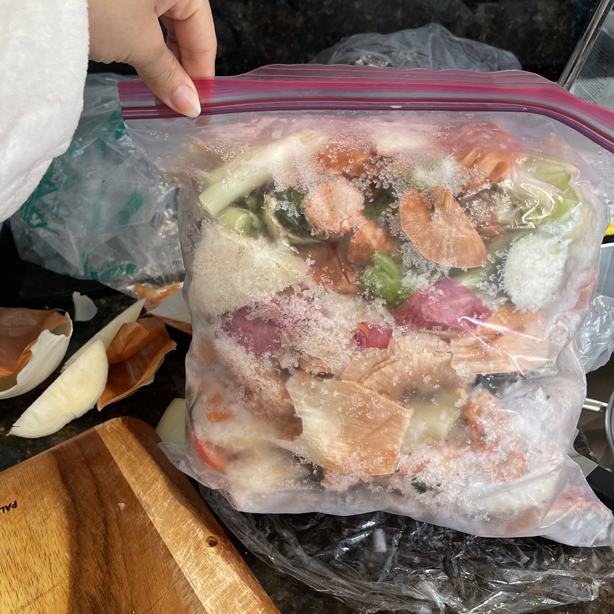 mr. bitches 🧧🎋🐱 on Twitter "making veggie broth from frozen scraps ive