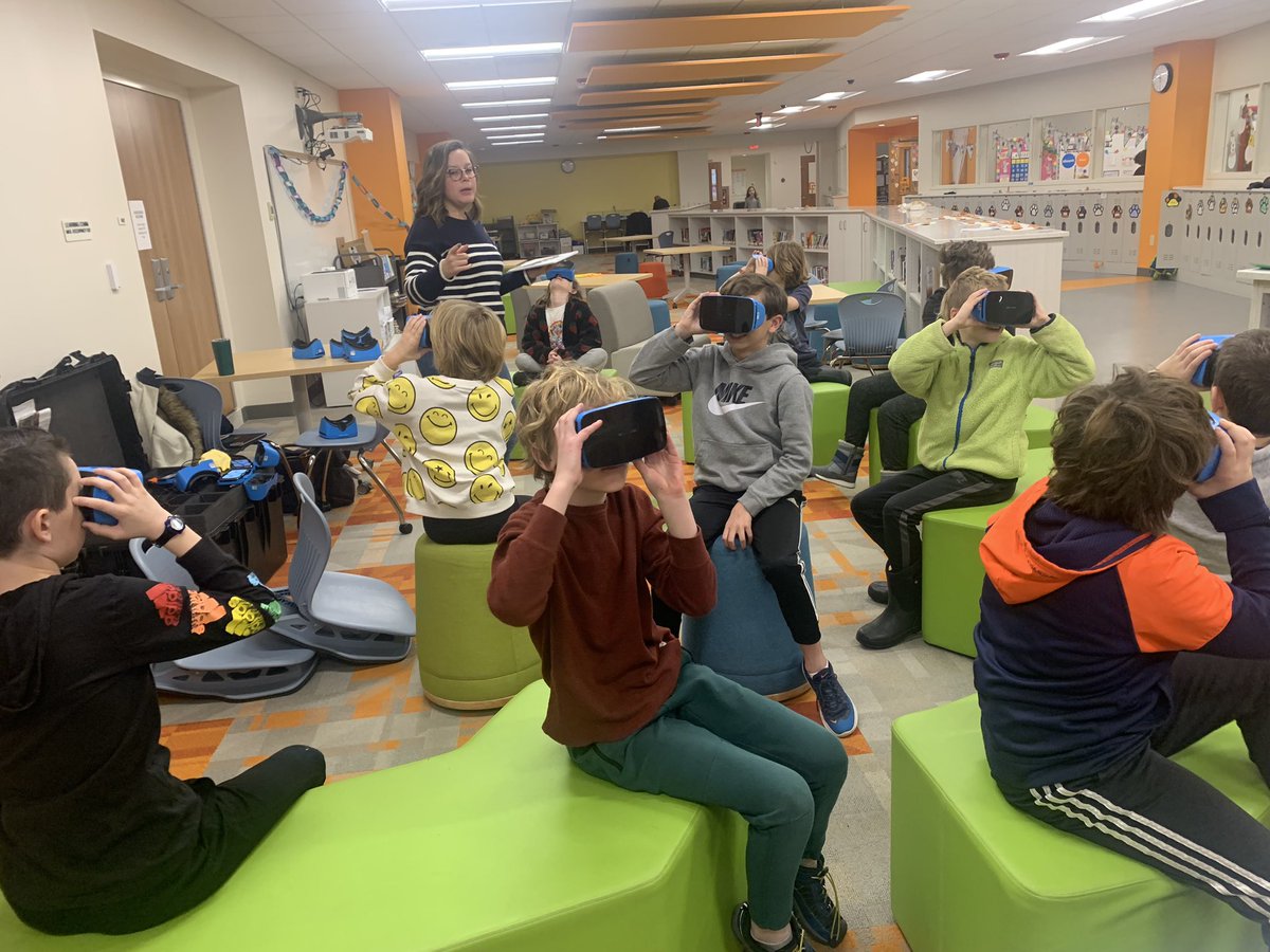 MissNanchoff's tweet photo. Thank you @MrsKlodor for showing us dinosaurs on the VR headsets!! 🦖🦕 #CFWriteTheStory https://t.co/E4Kp7DtFdY