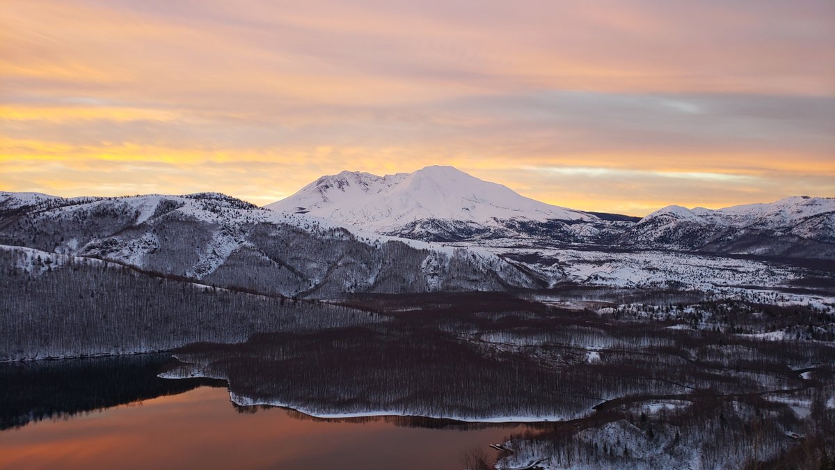 ForestServiceNW's tweet photo. "Those who contemplate the beauty of the earth find reserves of strength that will endure as long as life lasts."

--Rachel Carson https://t.co/yGeYSIXXM2