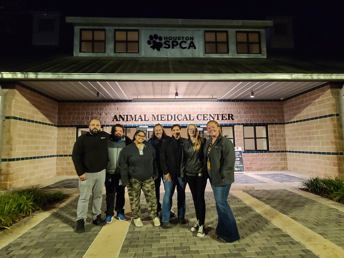 hcphtx's tweet image. We want to give a huge shoutout to our staff @harriscountypets that were on site supporting the Pasadena Animal Shelter last night after the #HoustonTornado. Way to go team!