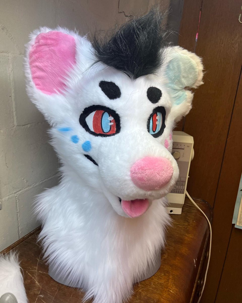 Feral_Fursuits's tweet photo. Custom Fursuit head raffle!
How to enter
-retweet
-follow me
-post a picture of your sona in the comments!
Winner pays shipping https://t.co/6BTr6WNuyl
