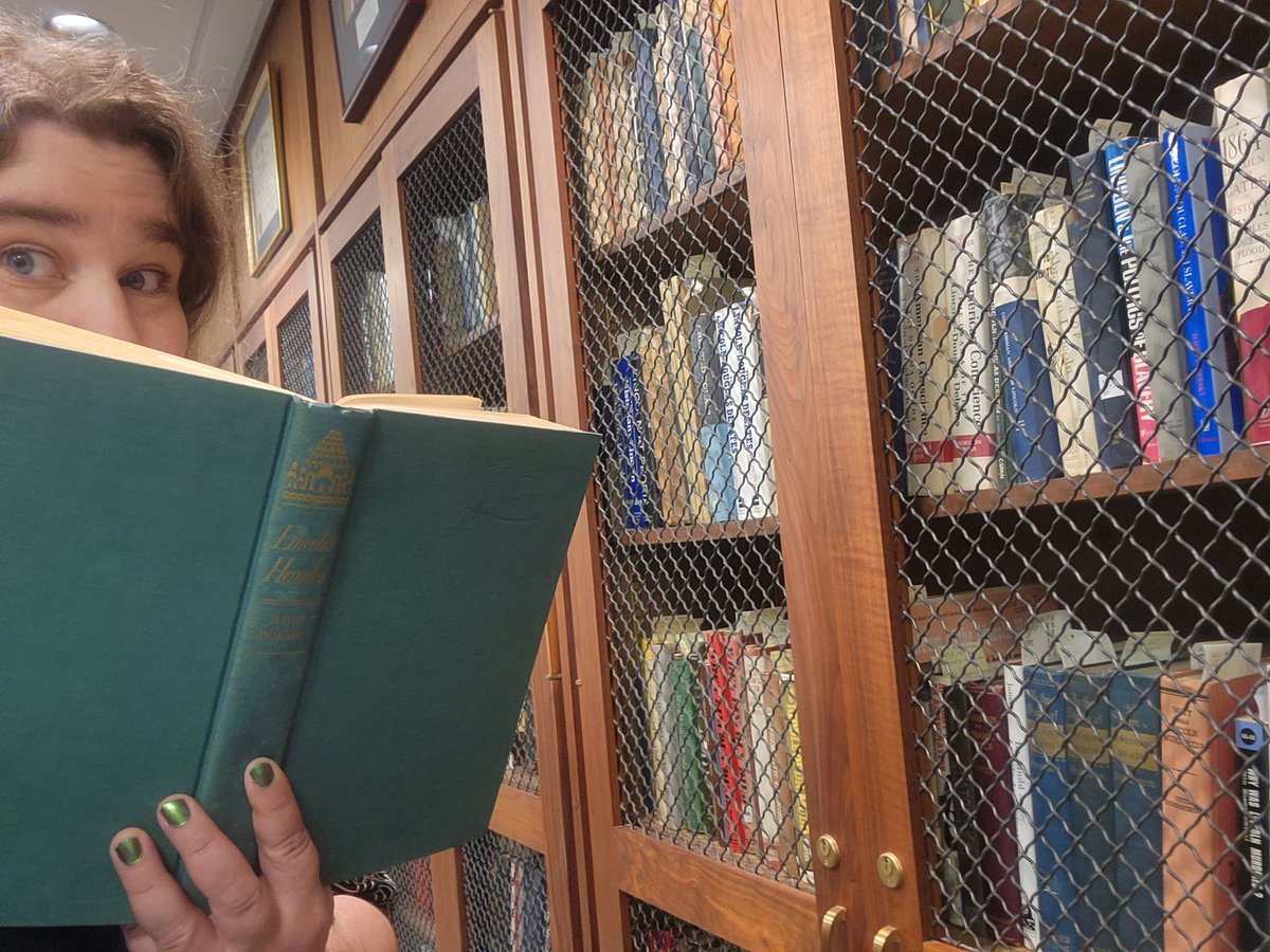 Yes, we're a museum, but we are also a library showing off for #LibraryShelfieDay! We have three rooms FULL of books - two reading rooms and one vault dedicated to 2D materials. Access is by appointment only, so reach out to our archivist when you have research needs!