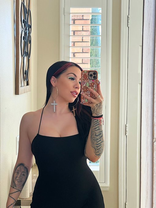 Off to brunch!🍾🧇🍳😋 https://t.co/84TUumaYlA