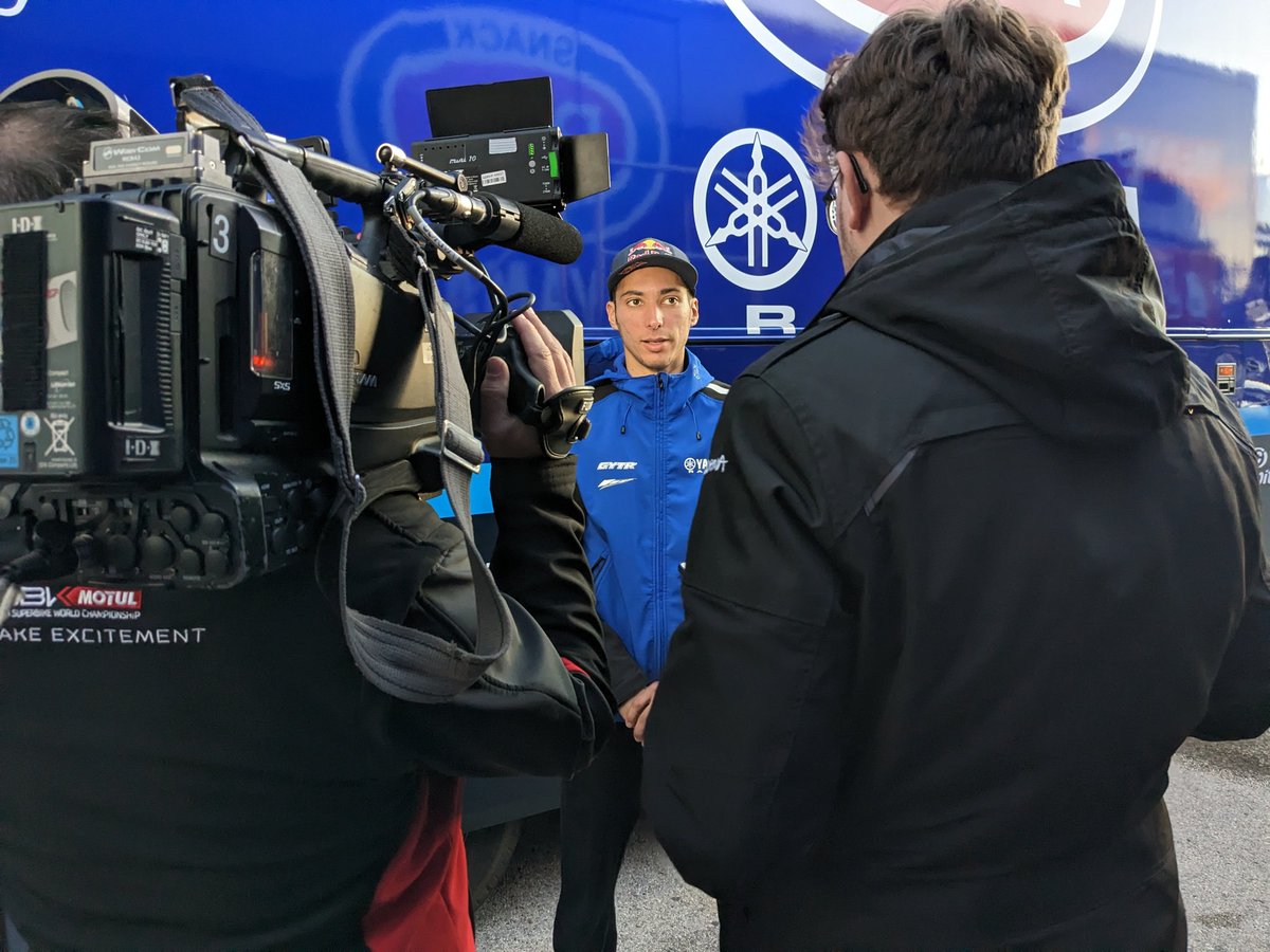 PataMaxusYamaha's tweet image. 🇪🇸 Back in action both on-track and off! @toprak_tr54 chats to the media after topping the timesheets after Day 1 at Jerez ✨ #YamahaRacing #WeR1 #TestingTesting