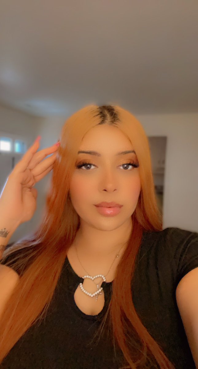 Tekerra_'s tweet image. Can’t wait to change my hair again 🥰😫😫🤤