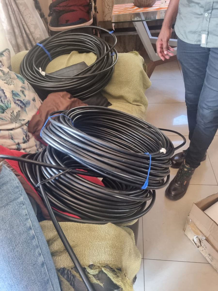 #sapsKZN Three men aged 24, 41 and 53 were arrested for possession of streetlights which belonged to EThekwini Municipality as well as copper cables estimated street value of R30 000-00. @SAPoliceService #RejectAndReportStolenGoods