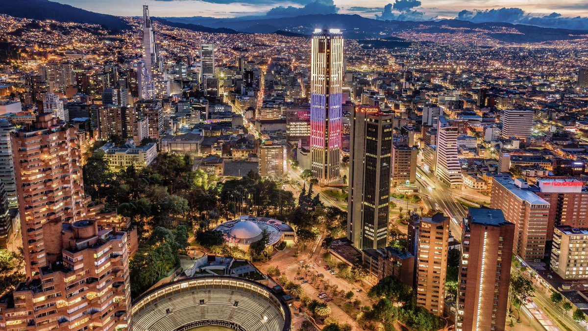 musictrendscol's tweet photo. #URGENTE: ¡QUÉ SEA SECRETO! 🤫🚨

¡Hemos podido confirmar que Bogotá está 100% CONFIRMADA en la gira de despedida de RBD! 

La noticia llega como un alivio para lxs fans de la capital que temieron quedarse fuera del show. 

Detalles sobre fecha, venue y boletería MUY PRONTO 👌🏻 https://t.co/73MR1YPWAQ