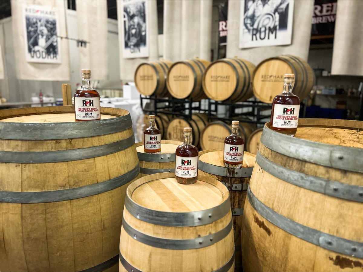 Our gold medal-winning white rum aged in a charred white oak barrel for one year; grab your bottle while supplies last! 🥃