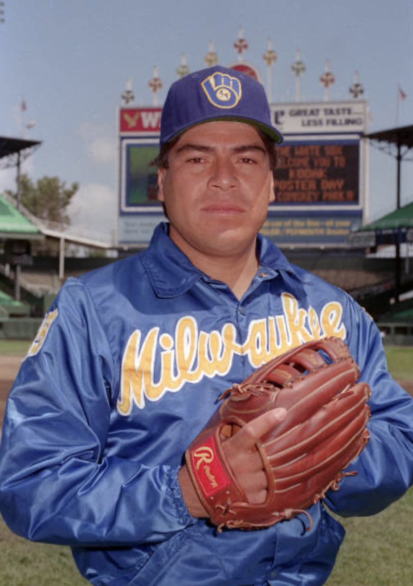Teddy Higuera was a tough lefty. Had an excellent career in MIL.

Career record of 94-64, and a 3.61 era.

His first 4 years he amassed 69 wins, along with an All-Star nod in ‘86. Finished 2nd to Clemens in the Cy Young voting. 2nd to Guillen in ‘85 AL (yes AL) ROY.

Jacket🔥🔥
