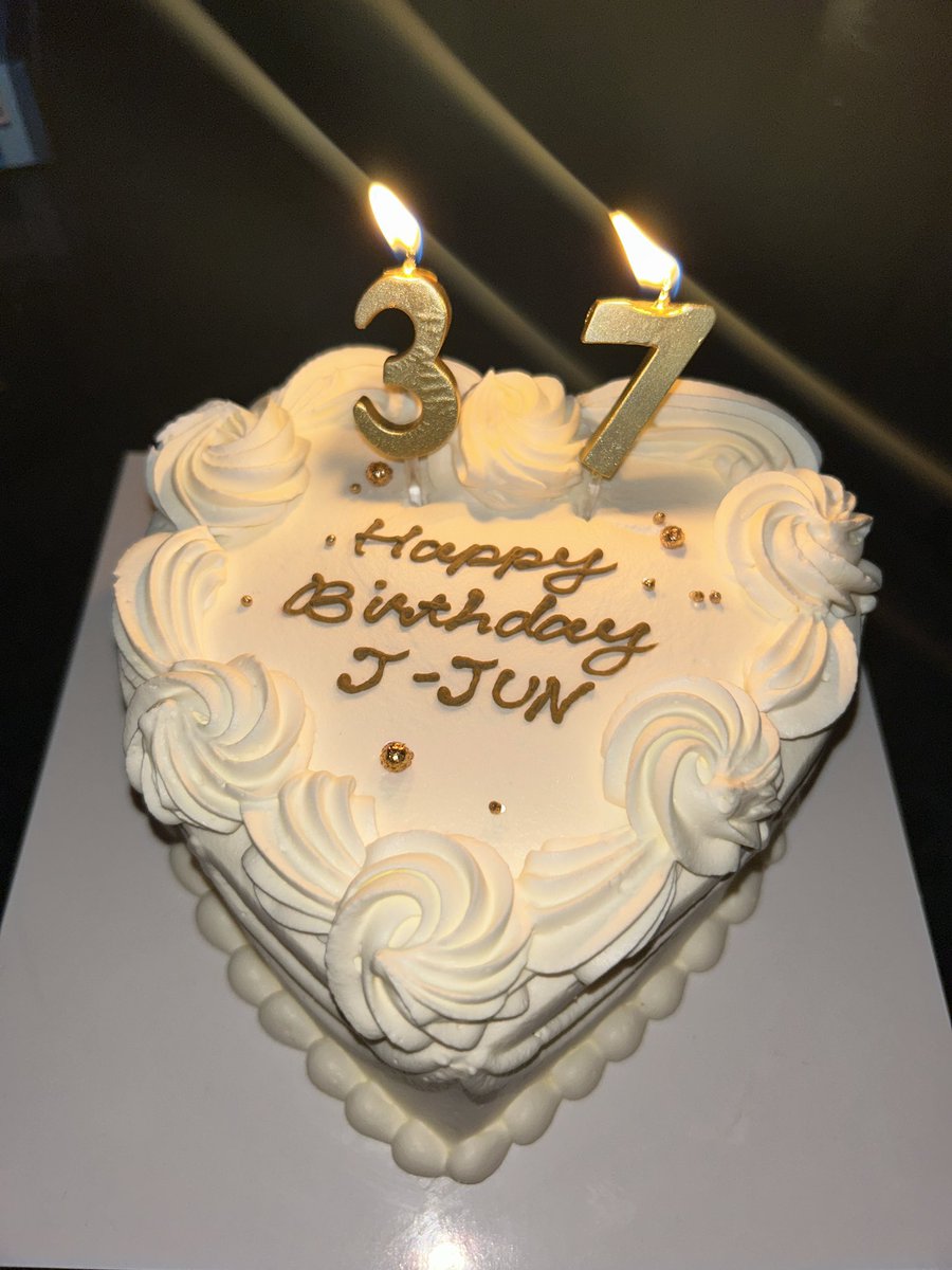 생일 축하합니다~~🎂❤️🥳
37歳のお誕生日🎂おめでとうございます🎉
<a href="/bornfreeonekiss/">kimjaejoong</a> 🎉🎂🫶

#HAPPYJAEJOONGDAY
#金在中 #ジェジュン 
#김재중 #KIMJAEJOONG