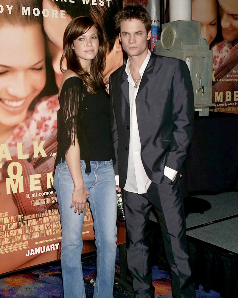 NicholasSparks's tweet photo. #AWalkToRemember arrived in theaters 21 years ago today! How many times have you watched the film? 🎥 https://t.co/I4OnDtipOI