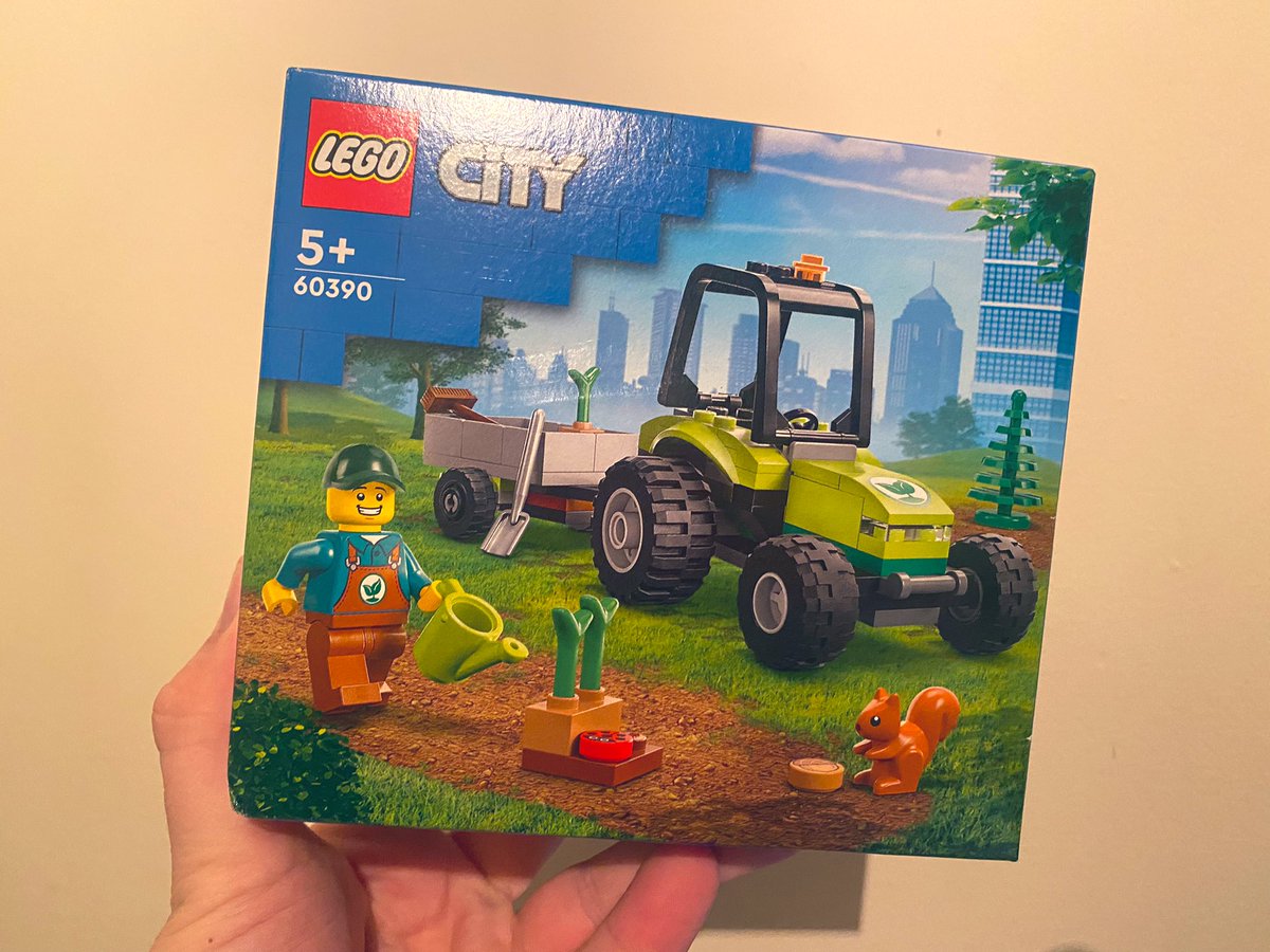 beveried's tweet photo. Todays build is my first 2023 set, @LEGO_Group City Park Tractor 60390. Ready for a new bear project 🐻🌿🌲🤎 https://t.co/IkJUF5X4M3