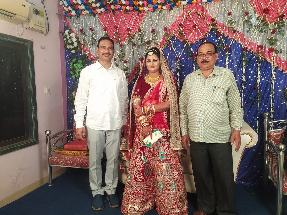 amarendrajspur's tweet photo. #area_programme
ଜଗତସିଂହପୁର ନିର୍ବାଚନ ମଣ୍ଡଳୀର ବିଭିନ୍ନ ସ୍ଥାନରେ ଆୟୋଜିତ ବିବାହ ଉତ୍ସବ, ବ୍ରତ ପ୍ରଣୟନ, ମନ୍ଦିର ପ୍ରତିଷ୍ଠା କାର୍ଯ୍ୟକ୍ରମରେ ଯୋଗ ଦେବା ଅବସରରେ।
#ଜୟ_ଜଗତସିଂହପୁର https://t.co/IIx5cicIet