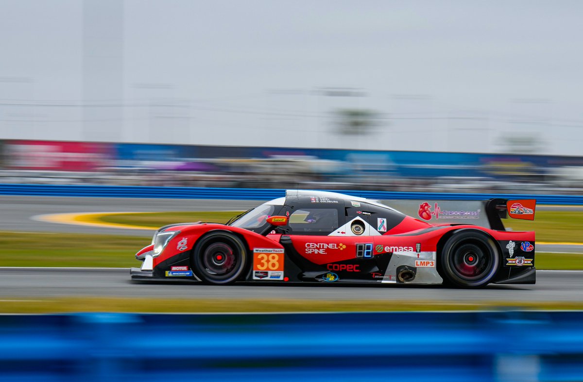 🏁  AERO is so durable that even after multiple endurance races, liveries blaze bright as cars cross the finish line.