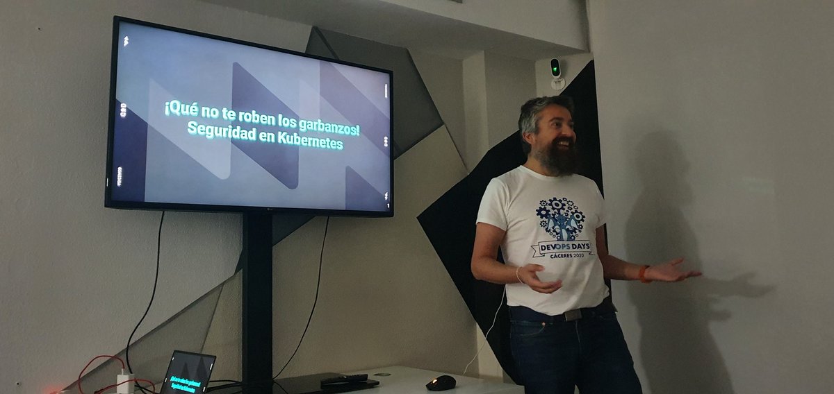 caceresdevops's tweet photo. Ya tenemos a @Curratore en el meetup de CaceresDevOps.
Gracias a @sngular por cedernos la oficina para este tipo de eventos. https://t.co/1Tk4lgZjG6