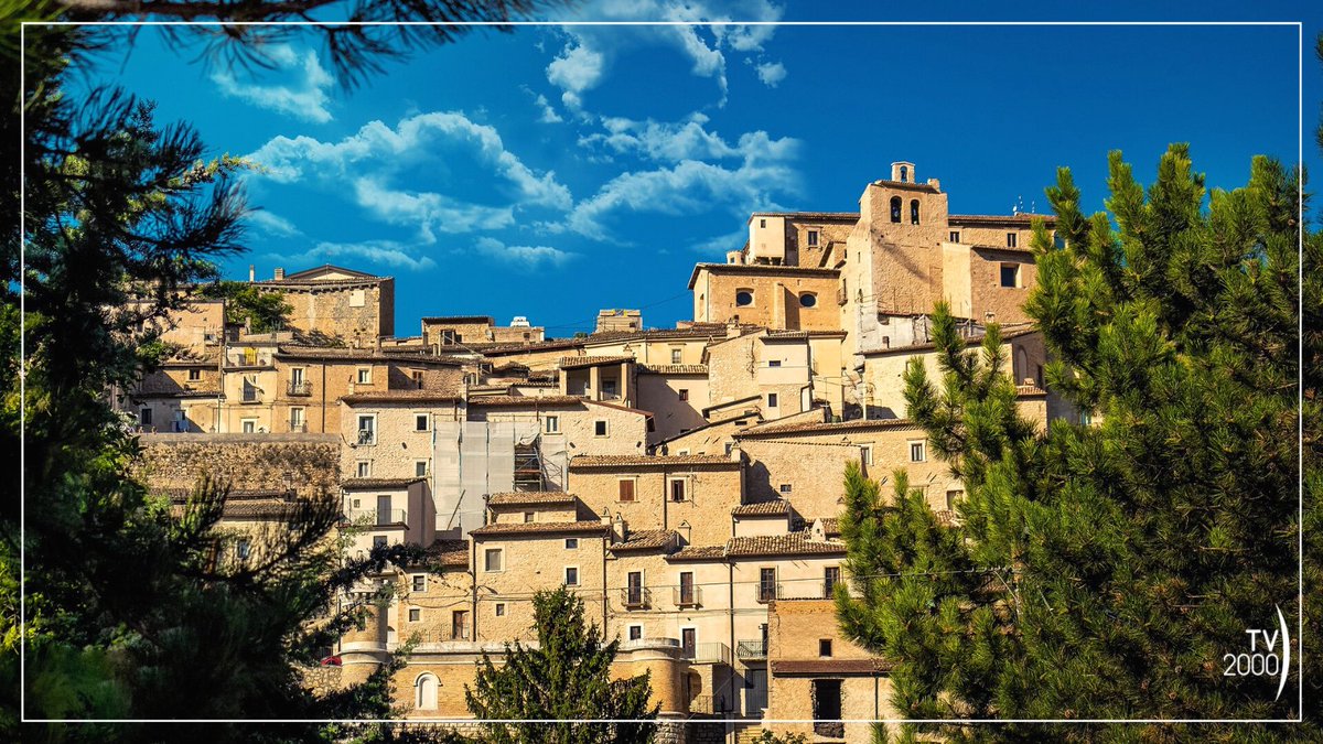 siamonoitv2000's tweet photo. Il 69,5% dei #comuniitaliani ha una popolazione inferiore a 5000 abitanti, piccoli comuni dove vivono oltre 10 milioni di cittadini. A loro è dedicata la puntata di #SiamoNoi. #26gennaio, ore 15.15, in diretta su @TV2000it. https://t.co/7Teftj9fFs