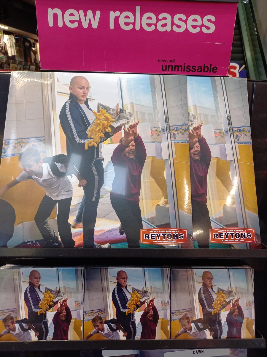 hmvSheffield's tweet photo. Catch local lads @TheReytons on the @LlSTENlNG_PARTY tonight at 8pm!! CD & #vinyl still available in store, lets help get them a number one album! #TheReytons #WhatsRockAndRoll #timstwitterlisteningparty
#ReytonsForNumber1 ๐ธ๐ค๐ต https://t.co/GxaKfWeiv7