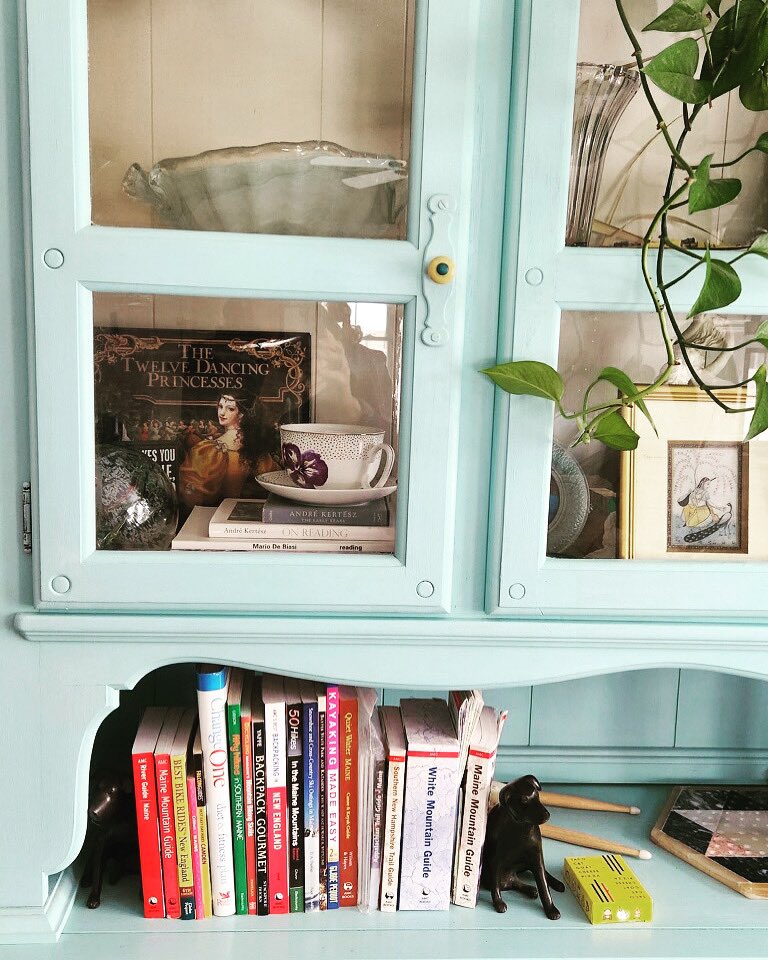 Happy #NationalShelfieDay! Here’s a photo from one of our librarians; tweet us your pics and we’ll share them!