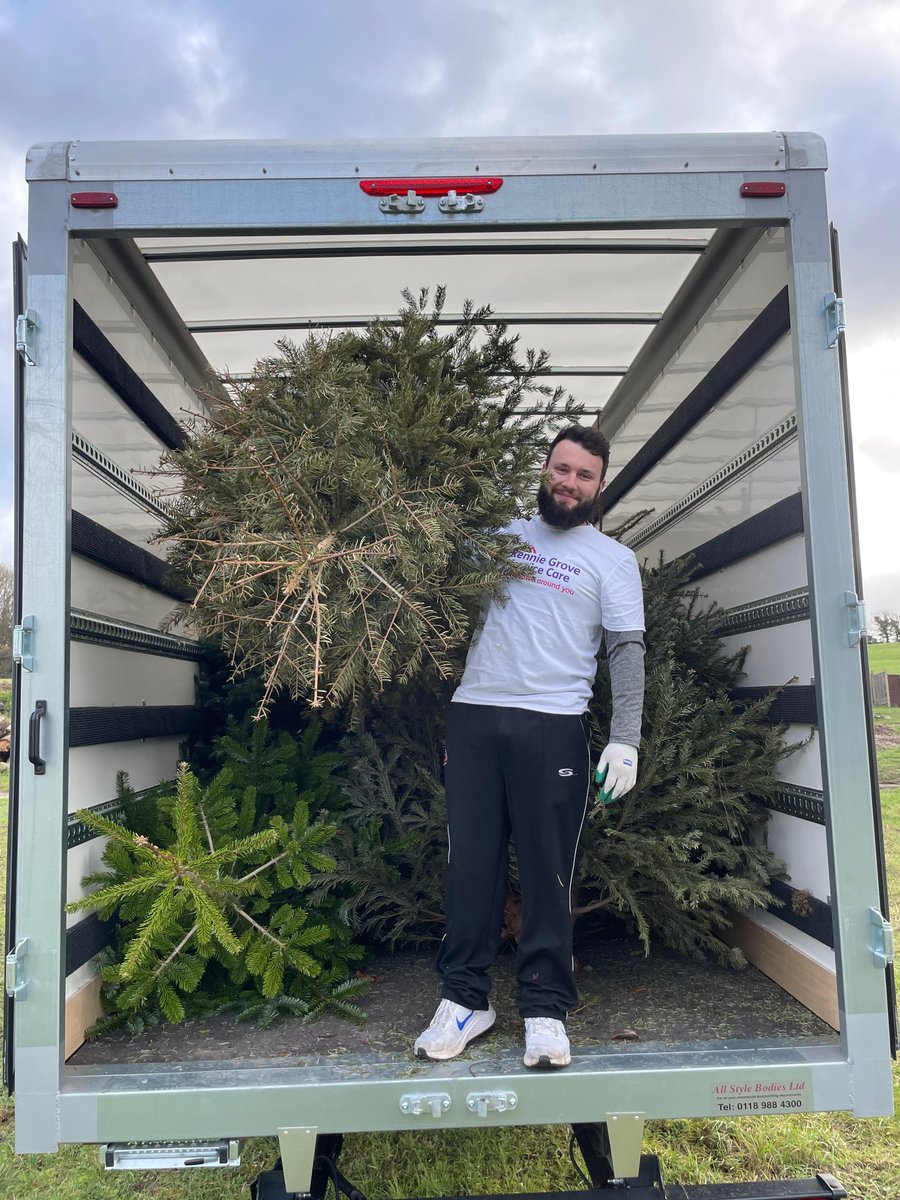 CorpNetworkRG's tweet photo. A big thank you to the team at Origin Frames who volunteered their time and vans to collect and recycle old Christmas trees, raising vital funds for Rennie Grove Hospice Care and Child Bereavement UK
567 trees were collected raising  £10,943 to be split across both charities. https://t.co/8vRpOztUBC