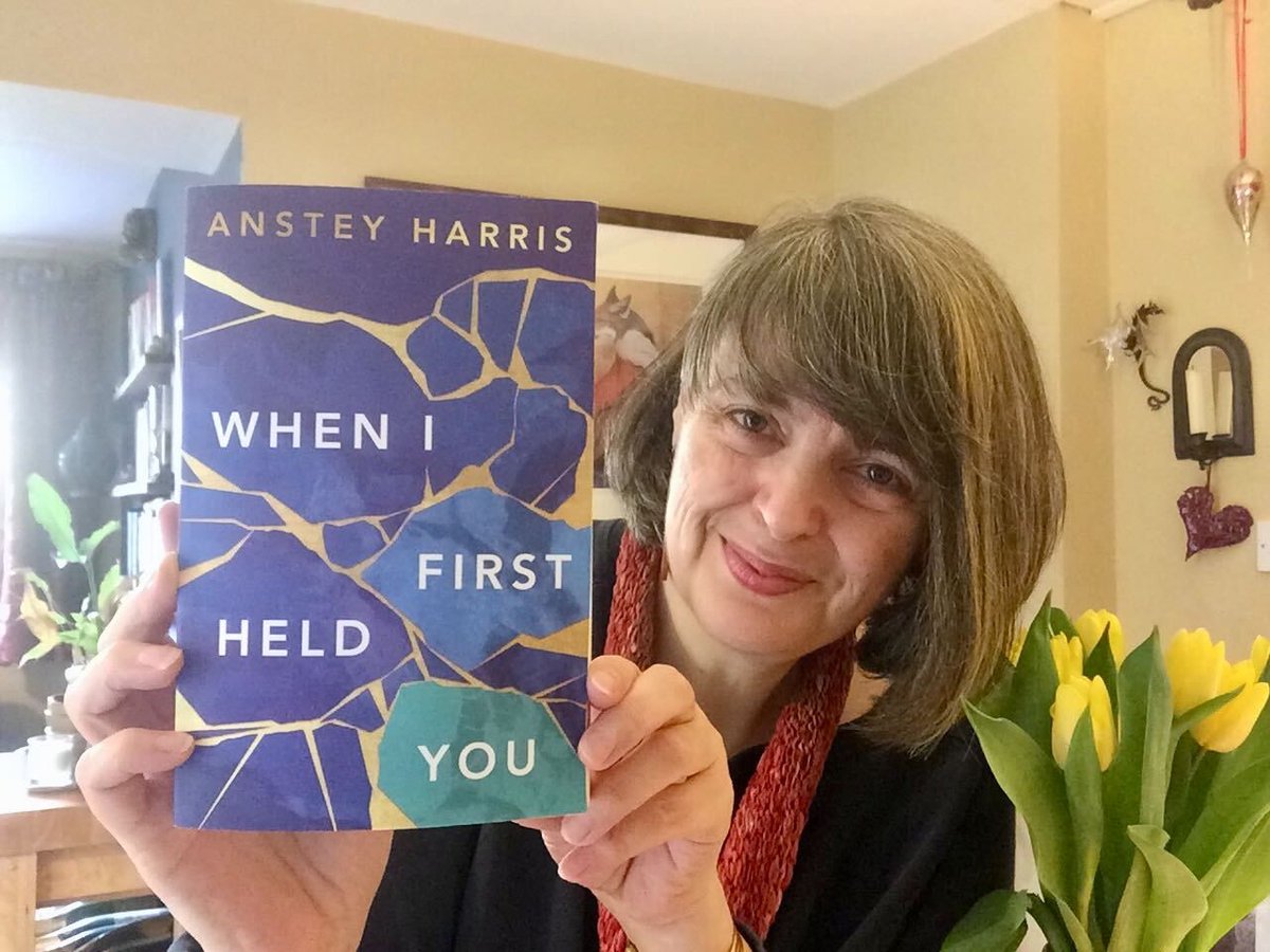 Join @LRLizRobinson for this publication date special look at When I First Held You by @Anstey_Harris. 'Thought-provoking, loving and compassionate, this gorgeous dual-timeline family and relationship story examines the meaning of love and family. lovereadinglitfest.com/our-events/fes…