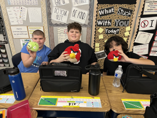 chamersly2's tweet photo. 5th grade CODERS! Thanks to @cbaskas! #weare126 #lane126 https://t.co/w5Vkj8QibW