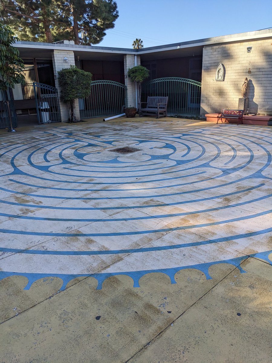 Found a labyrinth on the campus where we're having a community meeting this morning. Good to get a walk in before talking about ending homelessness. @OCMECCA @HomelessnessOC