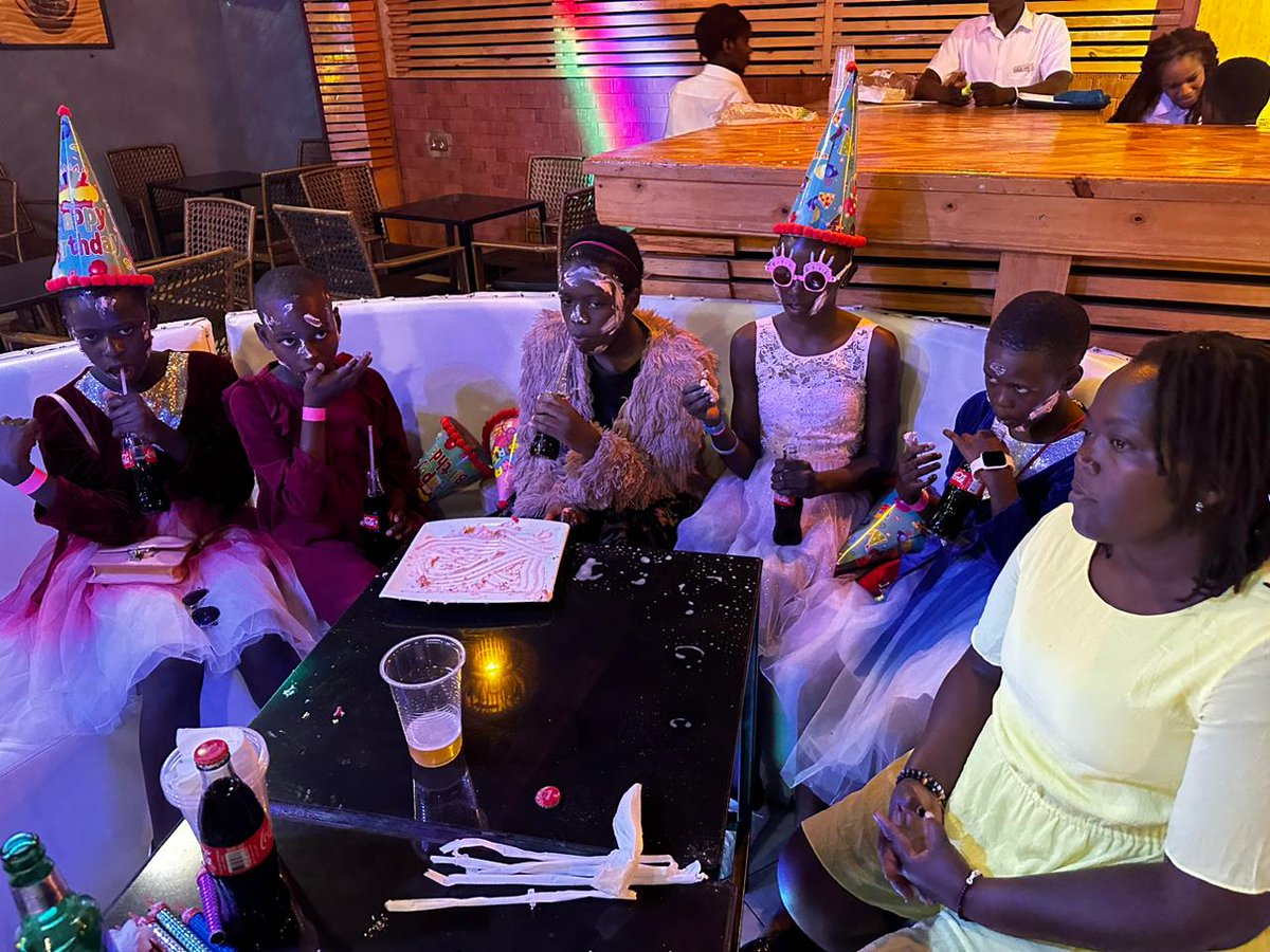 vale_mubiru's tweet photo. Birthday well spent we thank you Lord https://t.co/I0VBewSMFe