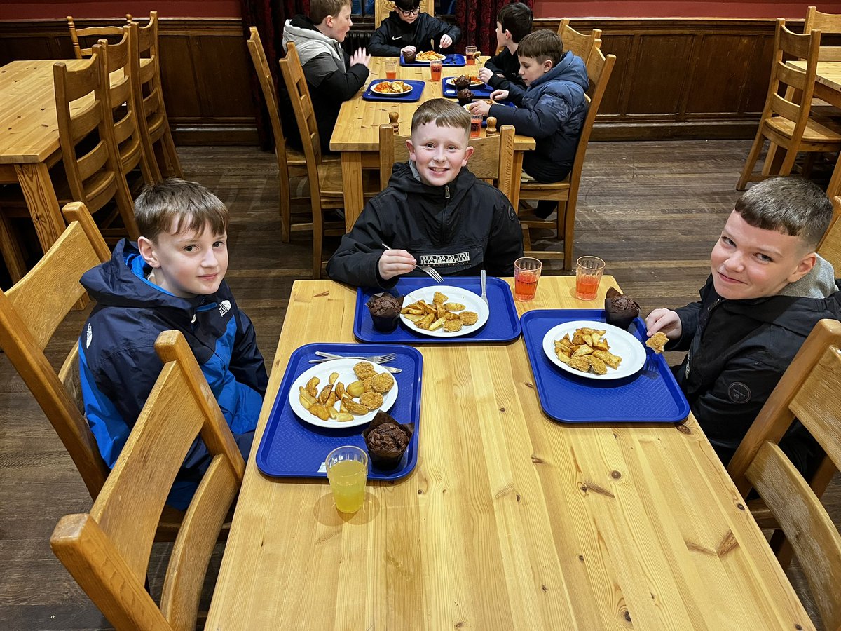 Belmont_PS's tweet photo. Dinner was delicious! A choice of cottage pie or chicken nuggets with potato wedges, carrots and peas. To finish, we all enjoyed a chocolate muffin. Our next activities start at 7pm. https://t.co/Pufv7yJTWB
